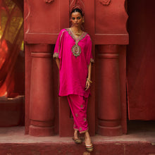 Load image into Gallery viewer, Pink Short Kaftan &amp; Salwar
