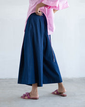 Load image into Gallery viewer, Denim Pleated Pants
