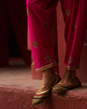 Load image into Gallery viewer, Pink Short Kaftan &amp; Salwar
