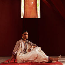 Load image into Gallery viewer, Ivory Long Kaftan Kurta &amp; T Pants (multi thread)
